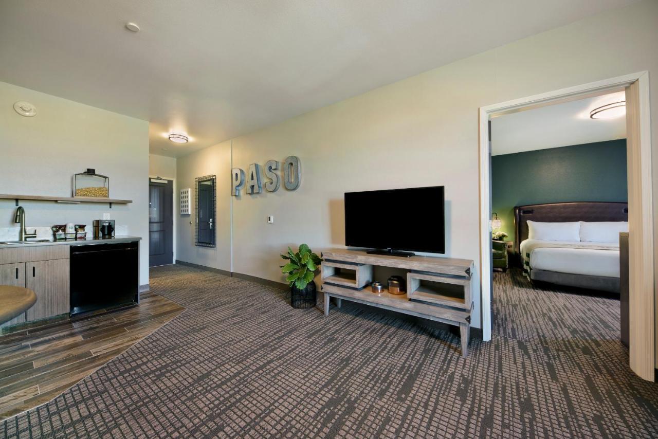 Oxford Suites Paso Robles Esterno foto