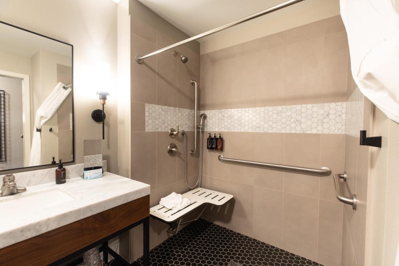 Oxford Suites Paso Robles Esterno foto