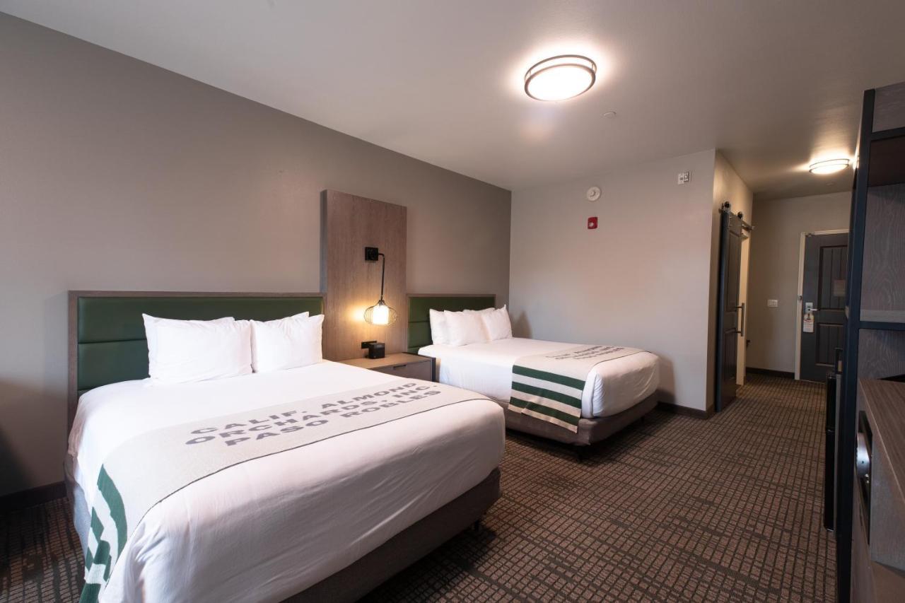 Oxford Suites Paso Robles Esterno foto