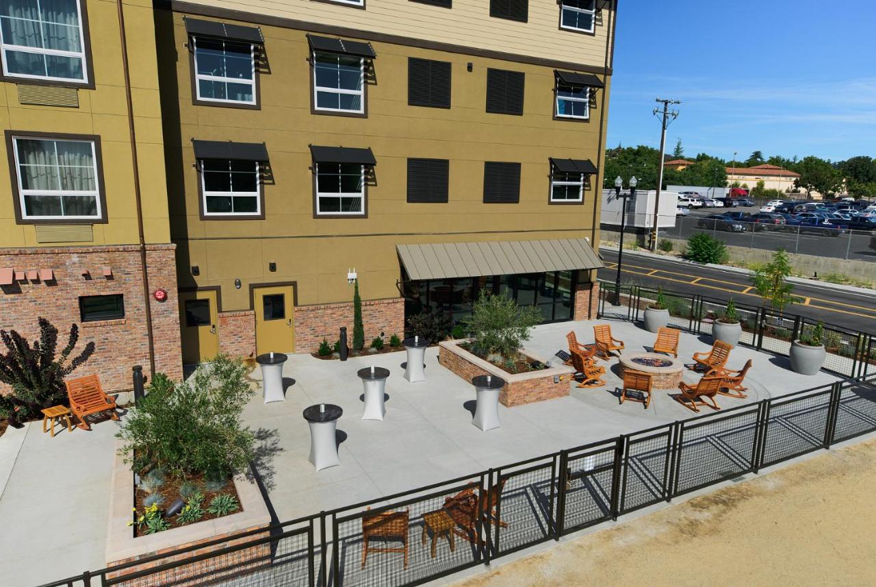 Oxford Suites Paso Robles Esterno foto