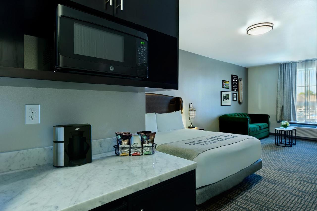 Oxford Suites Paso Robles Esterno foto