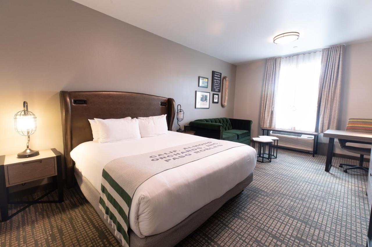 Oxford Suites Paso Robles Esterno foto
